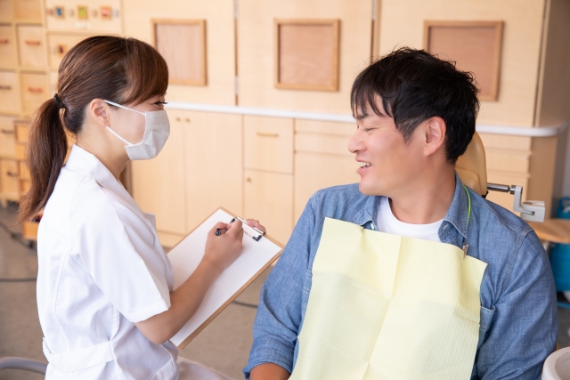 歯科での口臭検査イメージ